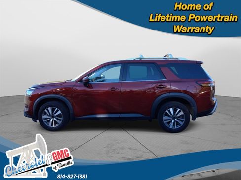 Used 2024 Nissan Pathfinder SL image 2