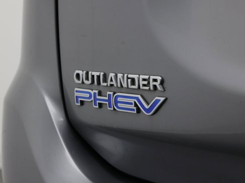 Used 2022 Mitsubishi Outlander LE AWD/4WD image 8