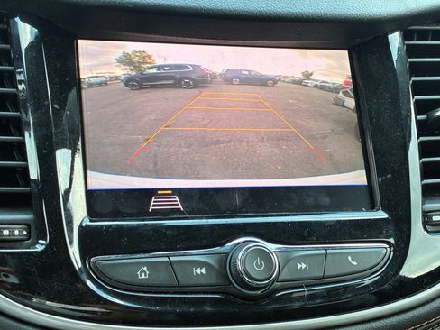 Used 2019 Chevrolet Trax LT w/ LT Convenience Package FWD image 10