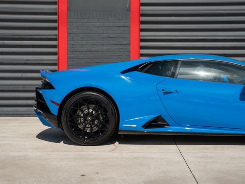 Used 2021 Lamborghini Huracan EVO RWD image 20