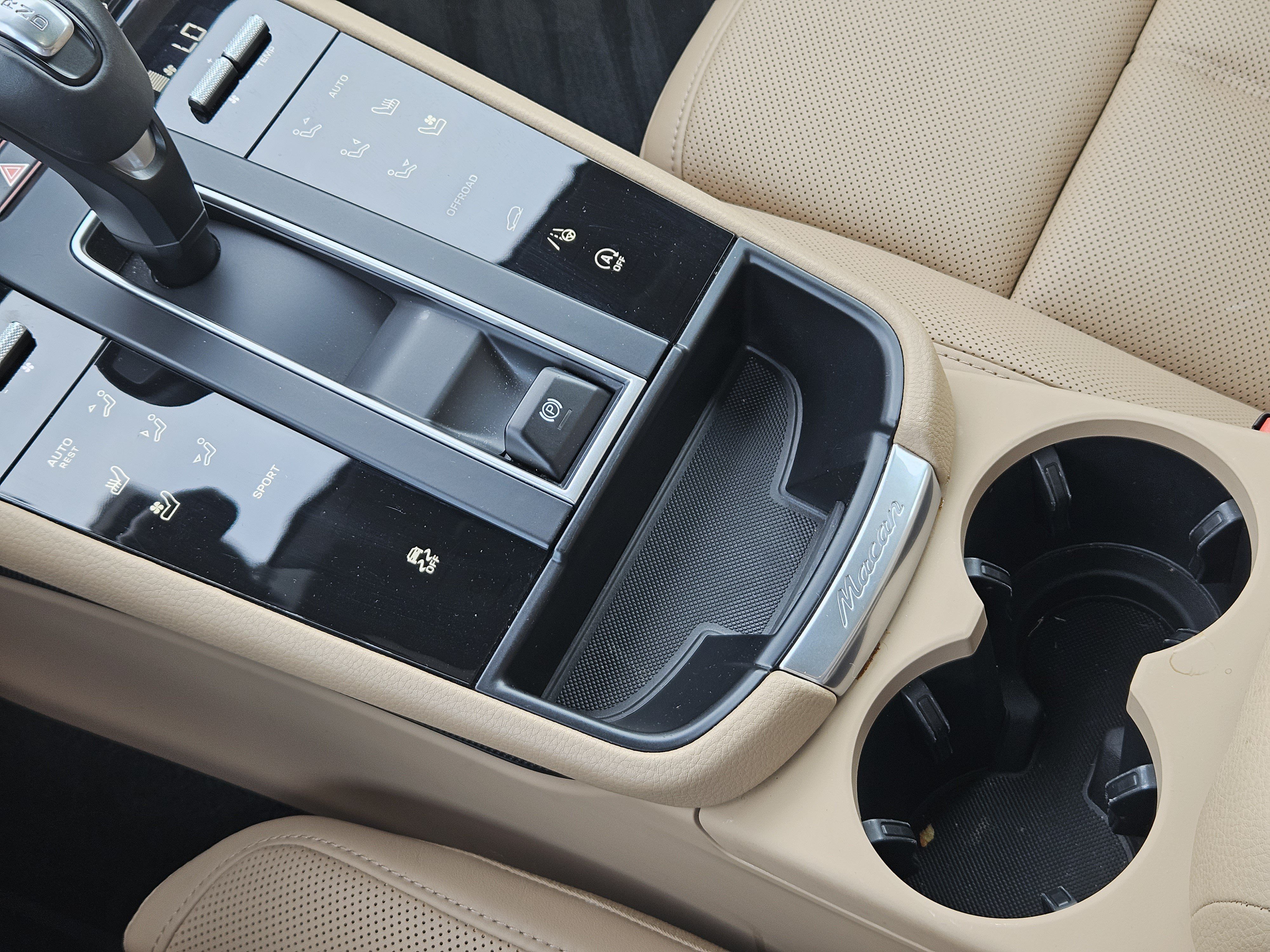 Certified 2026 Porsche Macan AWD/4WD image 20