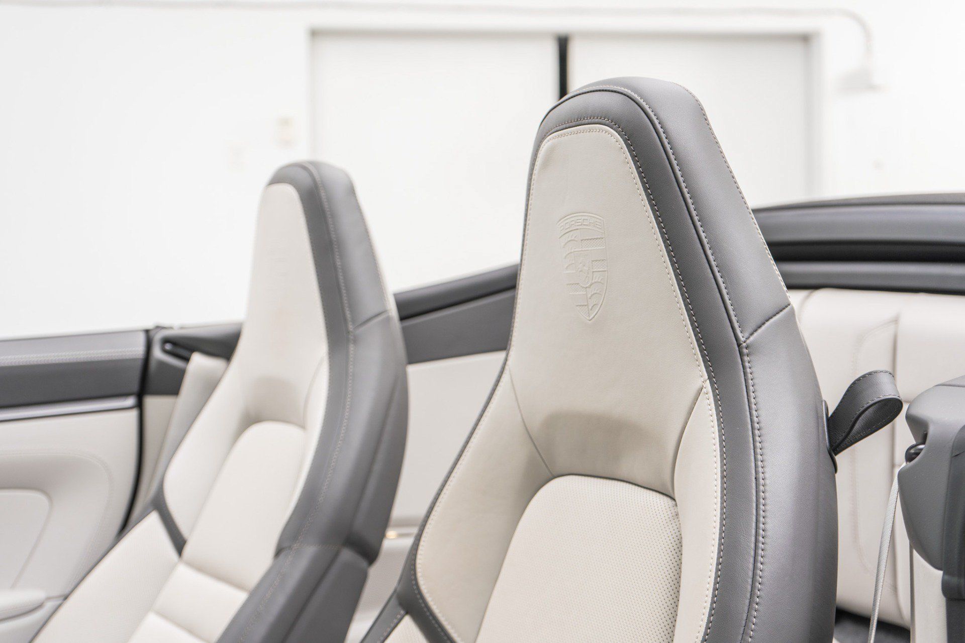 Used 2025 Porsche 911 Carrera RWD image 26