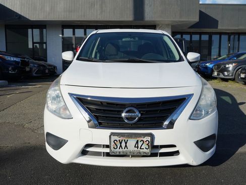 Used 2016 Nissan Versa SV image 3