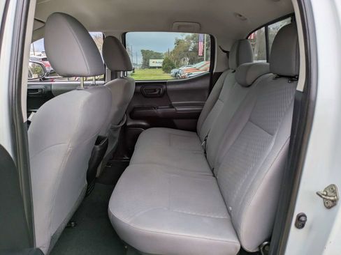 Used 2020 Toyota Tacoma SR w/ SR Convenience Package image 14