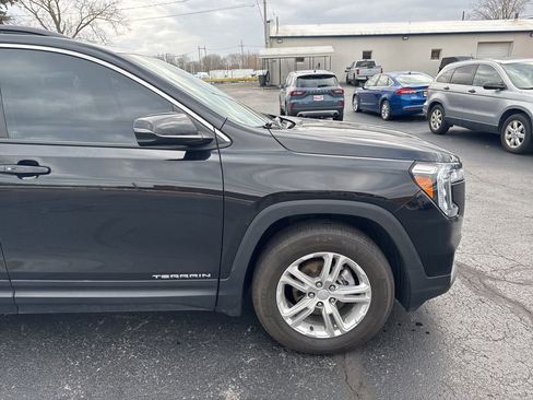 Used 2023 GMC Terrain SLE w/ Driver Convenience Package image 10