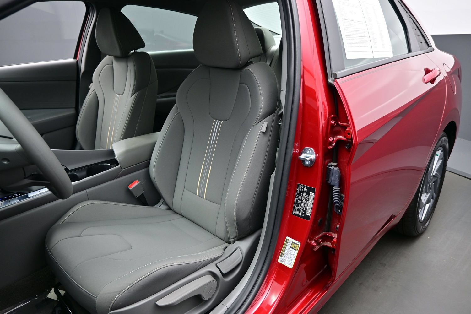 Certified 2026 Hyundai Elantra Hybrid FWD image 11