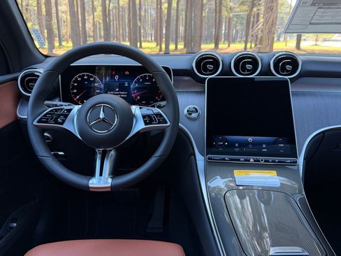 New 2026 Mercedes-Benz GLC 300 image 3