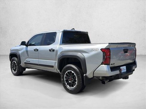 Used 2025 Toyota Tacoma TRD Off-Road AWD/4WD image 7