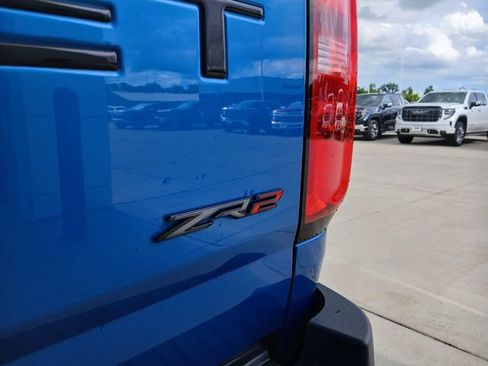 Used 2022 Chevrolet Colorado ZR2 AWD/4WD image 12