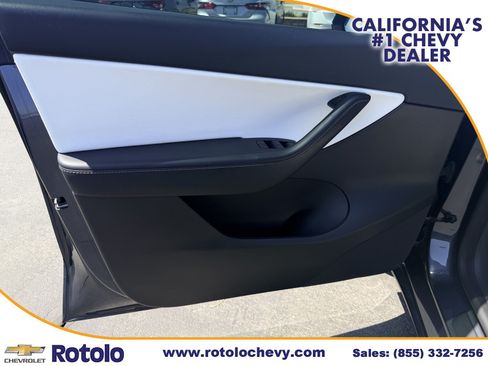 Used 2022 Tesla Model Y Performance AWD/4WD image 17