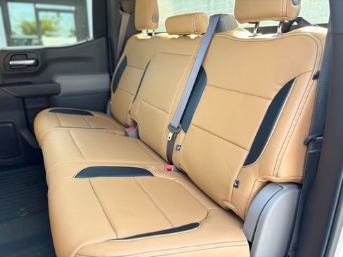 Used 2021 Chevrolet Silverado 1500 LT image 20