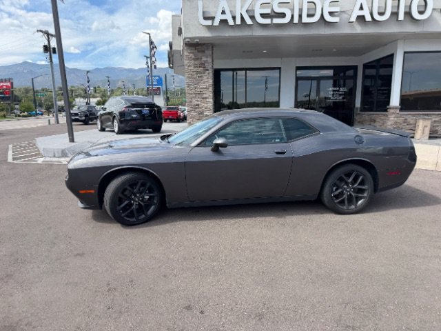 Used 2022 Dodge Challenger SXT w/ Blacktop Package RWD image 4