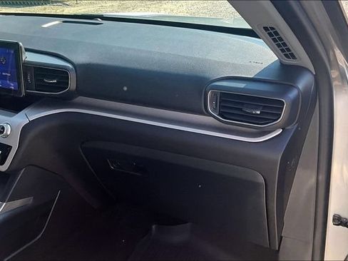 Used 2024 Ford Explorer XLT w/ Equipment Group 202A AWD/4WD image 14