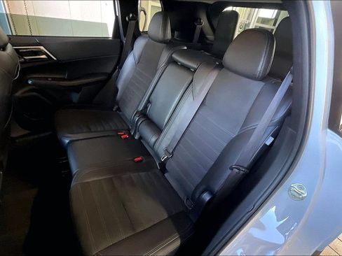 Used 2024 Mitsubishi Outlander SE FWD image 14