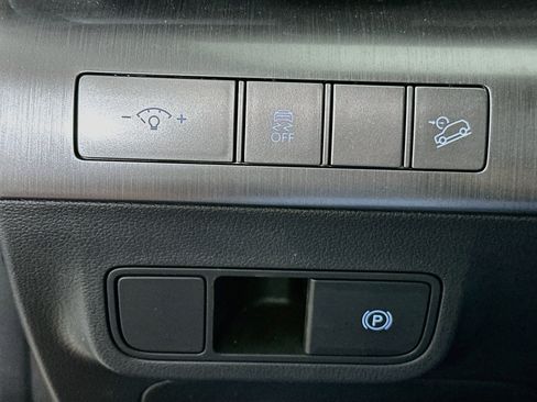 Used 2025 Hyundai Kona SEL FWD image 17