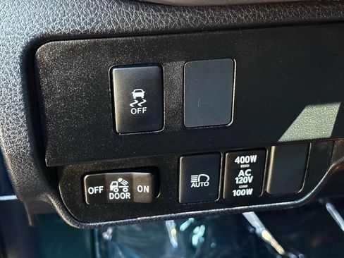 Used 2022 Toyota Tacoma TRD Off-Road AWD/4WD image 16