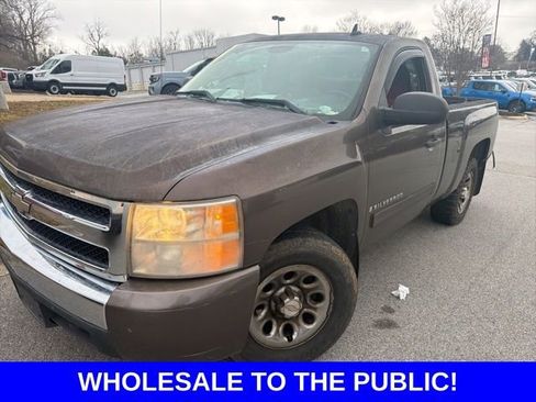 Used 2008 Chevrolet Silverado 1500 LT w/ EZ-Lift Tailgate Package image 1