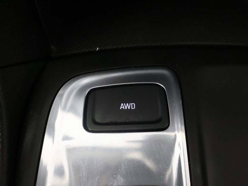 Used 2020 Chevrolet Equinox LT image 46