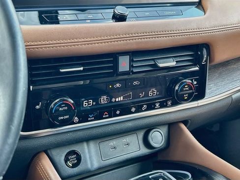 Certified 2024 Nissan Rogue Platinum w/ Platinum Premium Package FWD image 13