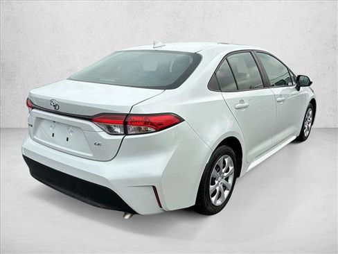 Used 2024 Toyota Corolla LE FWD image 5