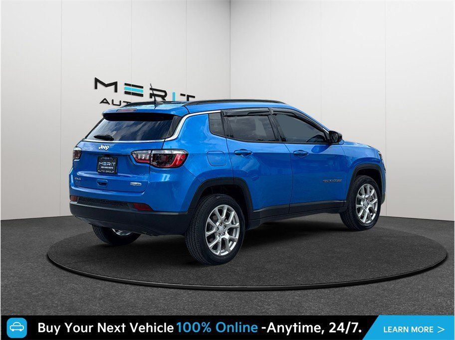 Used 2024 Jeep Compass Latitude AWD/4WD image 9