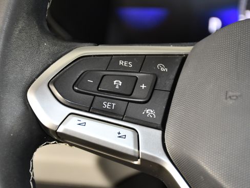 Used 2023 Volkswagen Taos SE AWD/4WD image 21