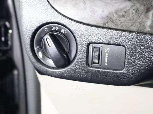 Used 2018 Dodge Grand Caravan SE FWD image 34