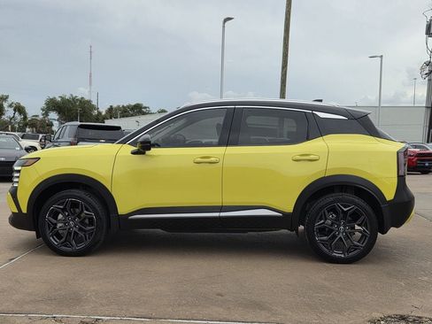 Used 2025 Nissan Kicks SR AWD/4WD image 6