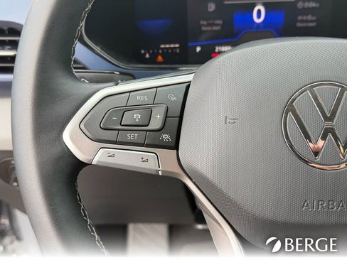 Used 2022 Volkswagen Taos SE image 34