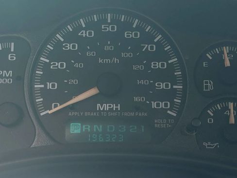 Used 2002 Chevrolet Silverado 2500 LS AWD/4WD image 12