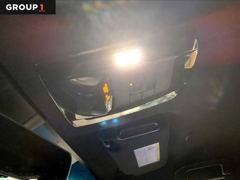 Used 2023 Toyota Venza XLE image 36