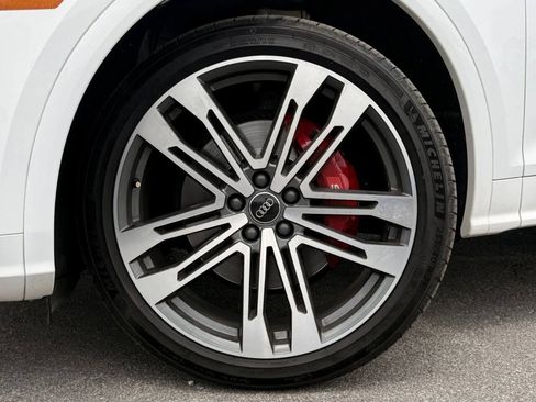 Used 2018 Audi SQ5 Prestige AWD/4WD image 9