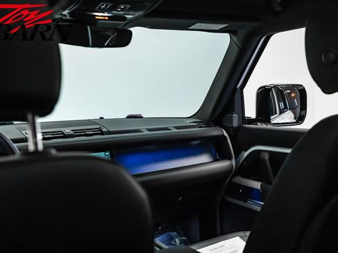 Used 2024 Land Rover Defender 110 S image 47