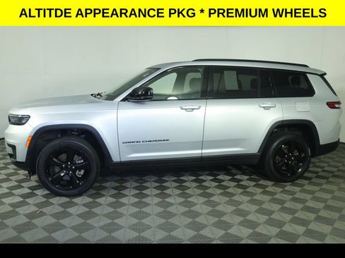 Certified 2023 Jeep Grand Cherokee L Laredo AWD/4WD image 7
