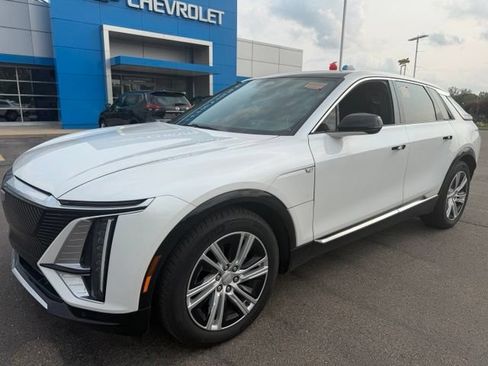 Used 2024 Cadillac Lyriq Tech w/ LPO, Floor Liner Package AWD/4WD image 2