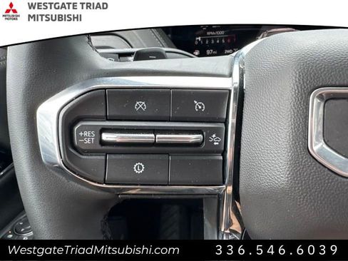Used 2025 GMC Yukon Denali AWD/4WD image 12
