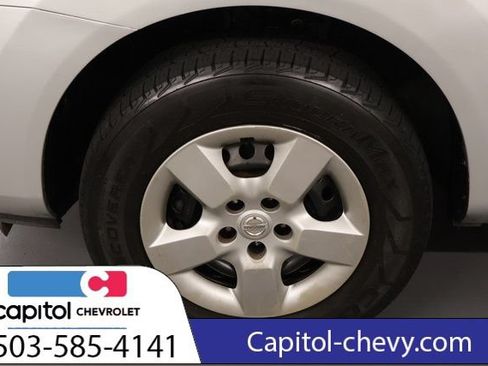 Used 2015 Nissan Rogue S w/ Convenience Package FWD image 9