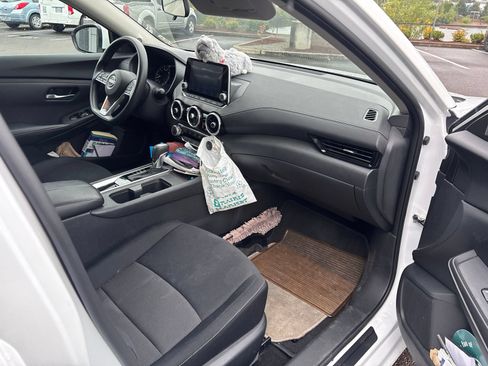Used 2024 Nissan Sentra SV FWD image 18