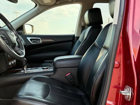Used 2018 Nissan Pathfinder Platinum AWD/4WD image 17