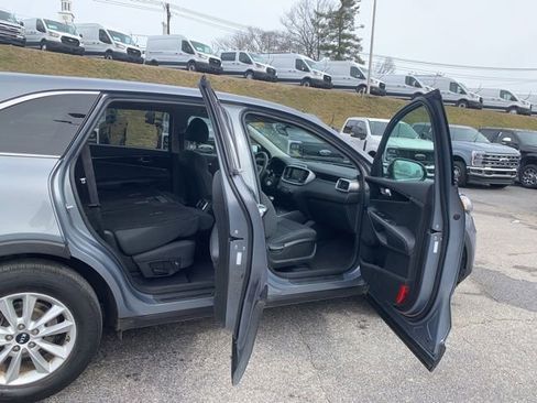 Used 2020 Kia Sorento L image 12