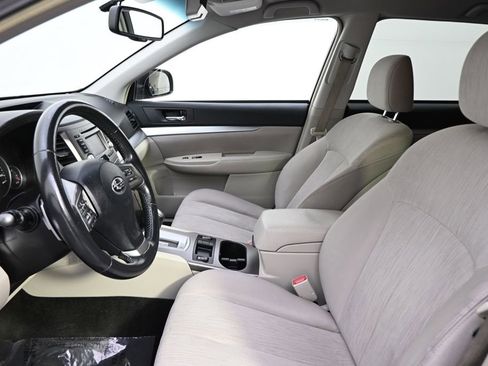 Used 2014 Subaru Outback 2.5i Premium image 10