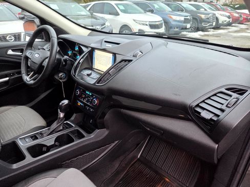 Used 2018 Ford Escape SE w/ SE Sport Appearance Package image 21