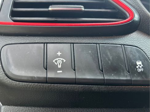 Used 2019 Hyundai Elantra GT N Line FWD image 25