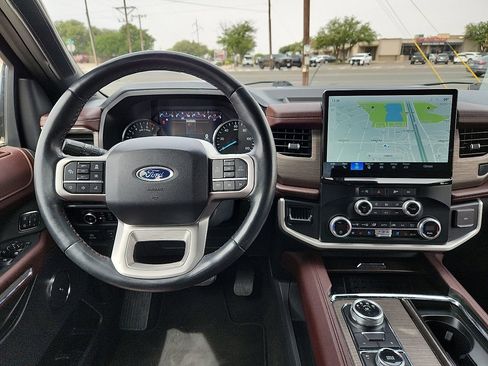 Used 2024 Ford Expedition Limited AWD/4WD image 6