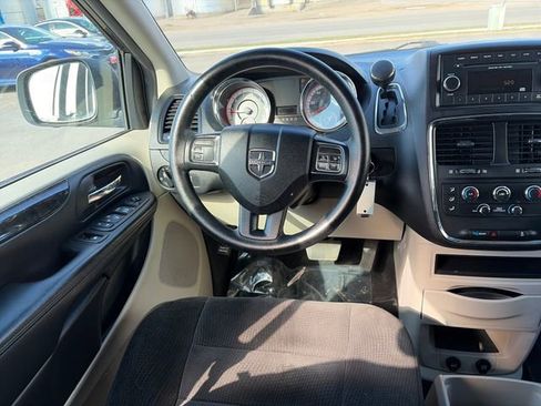 Used 2016 Dodge Grand Caravan SE w/ Quick Order Package 29E SE FWD image 28
