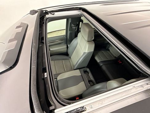 Used 2024 Chevrolet Silverado 2500 ZR2 w/ Technology Package image 14