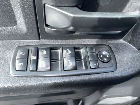 Used 2014 RAM 1500 Express image 17