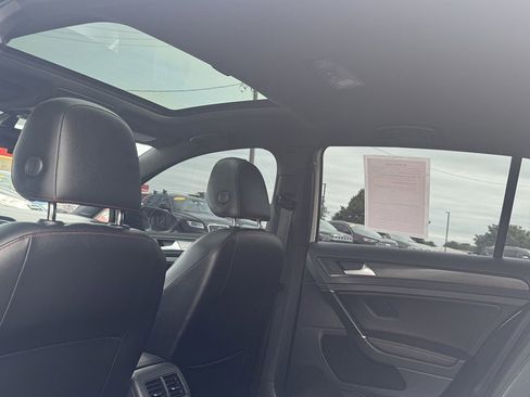 Used 2019 Volkswagen GTI SE FWD image 22