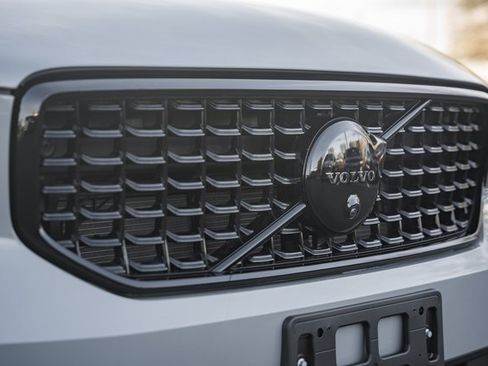 Used 2026 Volvo XC40 B5 Ultra w/ Protection Package Premier image 11