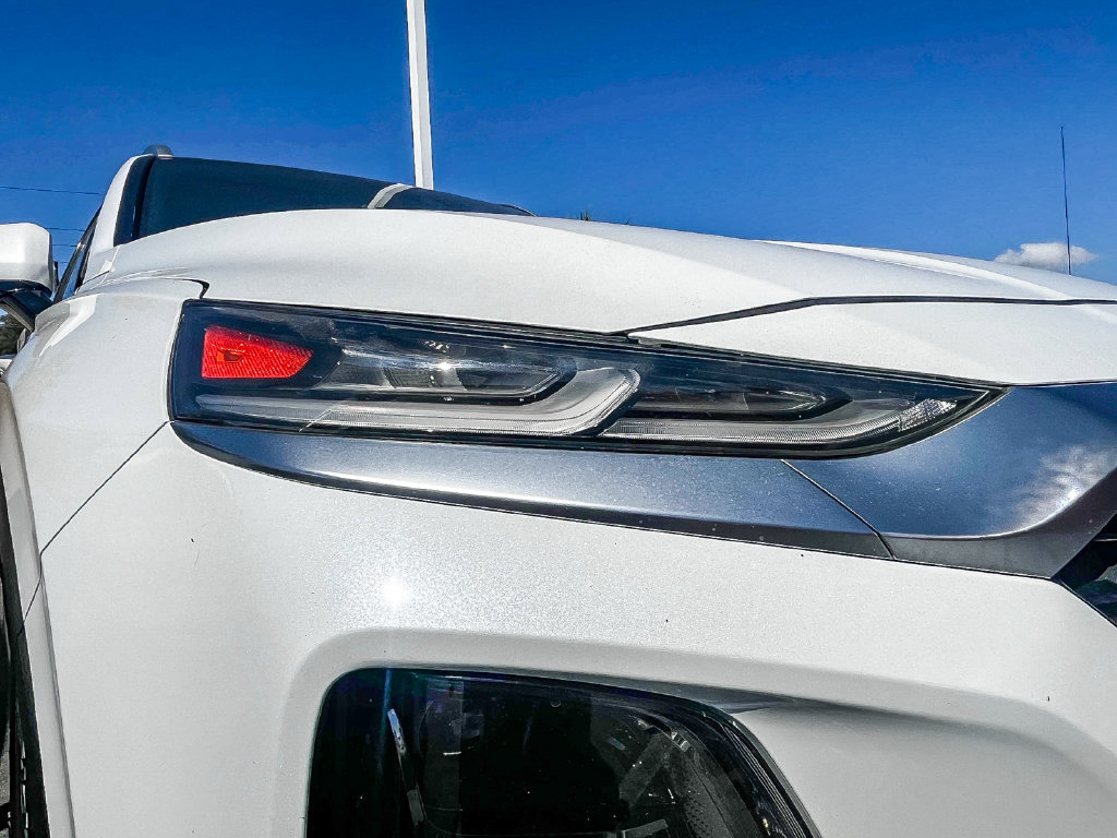 Used 2019 Hyundai Santa Fe Limited AWD/4WD image 3